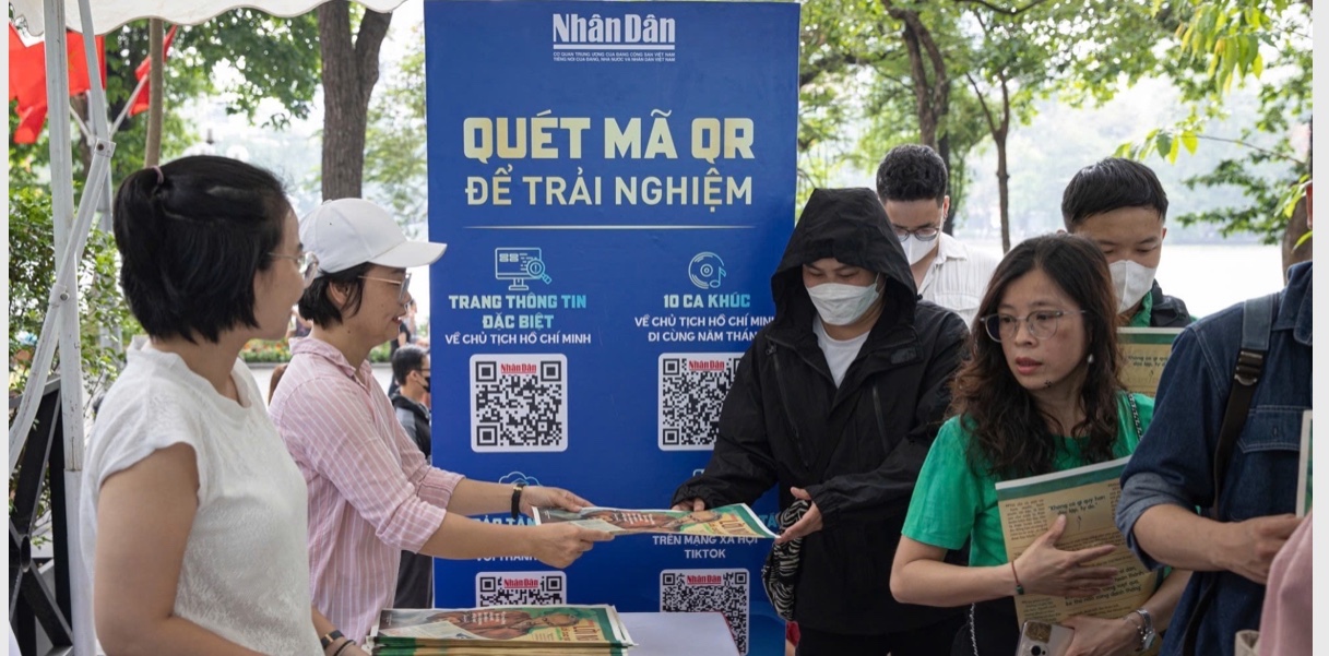 trien lam bao nhan dan 1