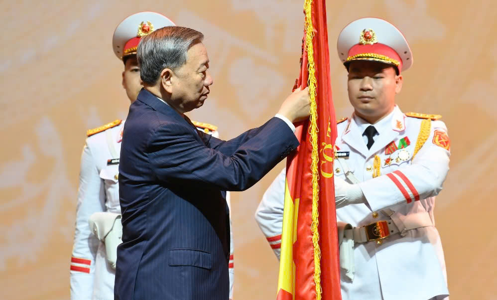 le kn 100 nam 4