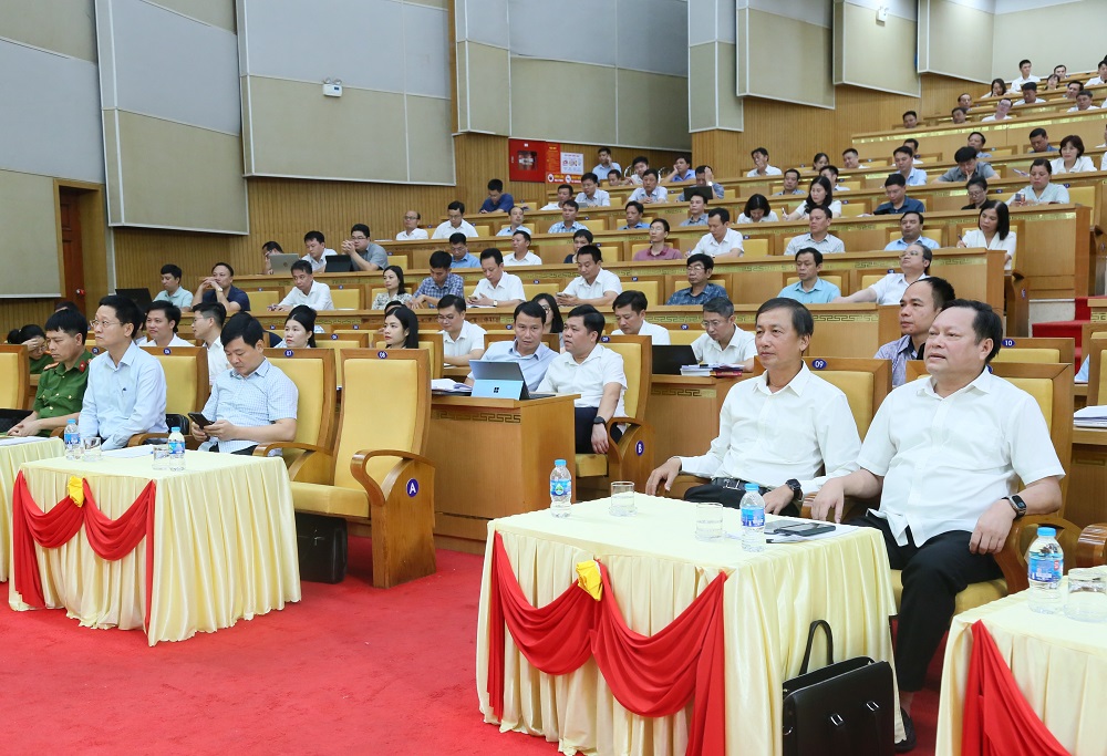 cac dai bieu du hoi nghi