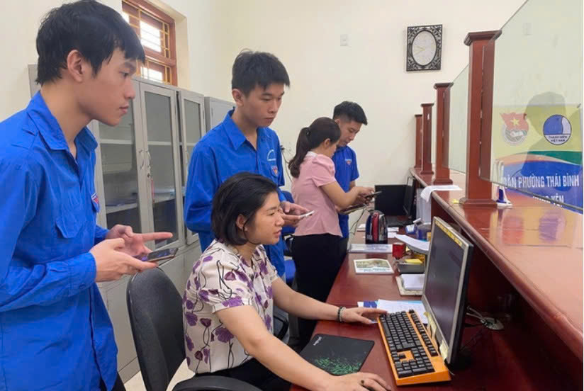 chinh quyen 2 cap 2