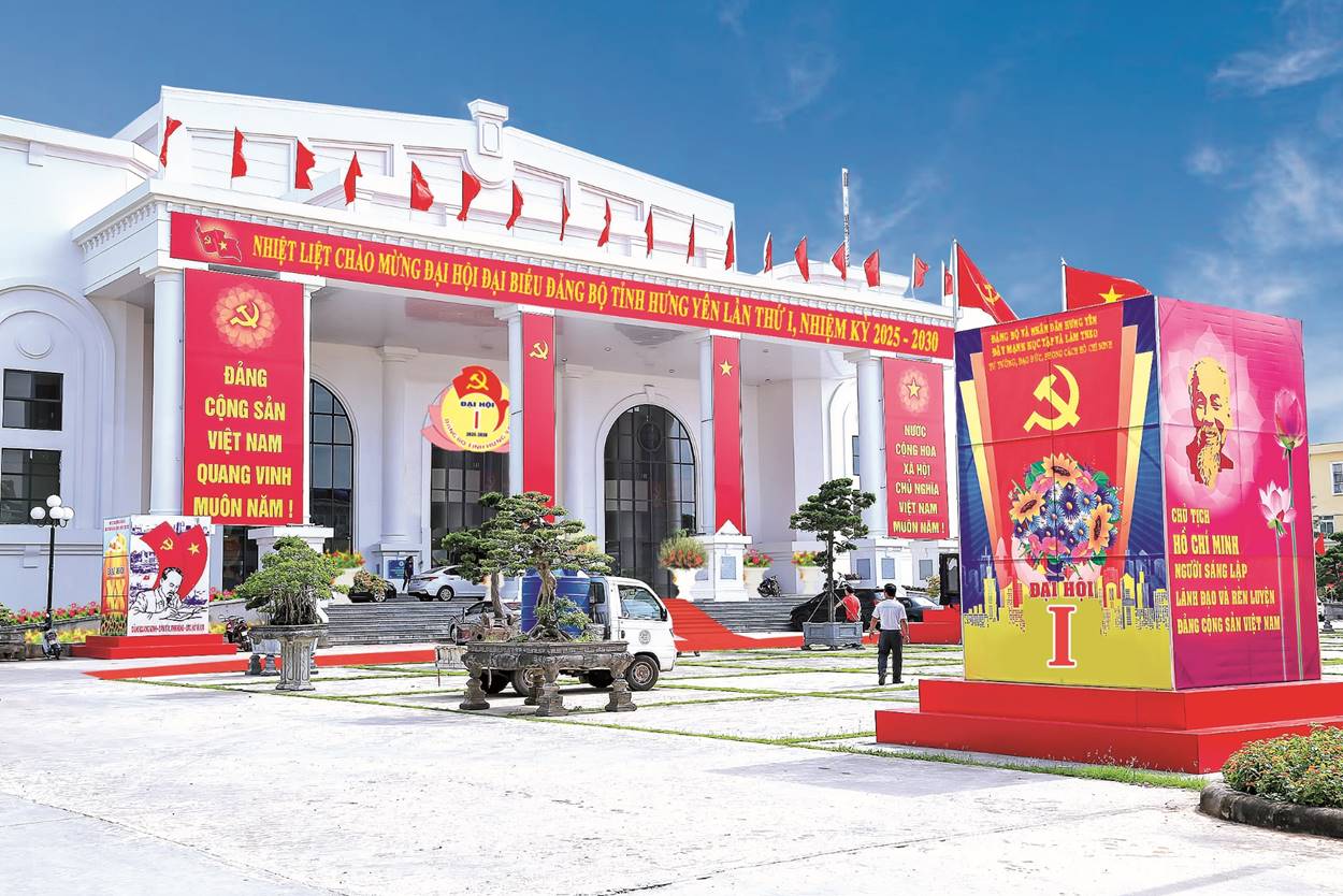 nha van hoa lao dong tinh duong nguyen duc canh phuong tra ly tinh hung yen da san sang cho ky dai hoi dau tien cua tinh hung yen moi