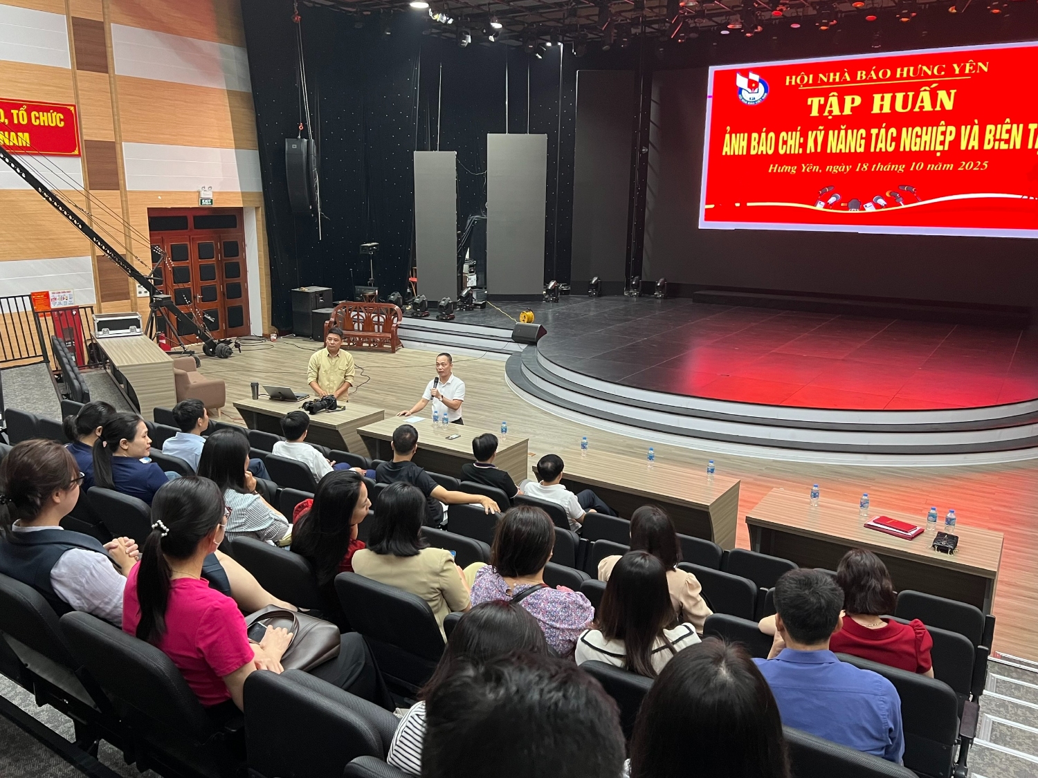 Tập huấn Ảnh báo chí: Kỹ năng tác nghiệp và biên tập