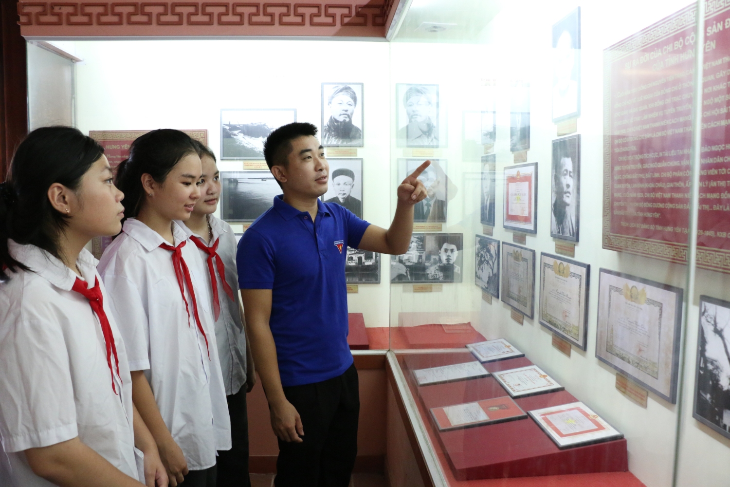 the he tre xa chi minh tim hieu lich su cach mang cua dia phuong2