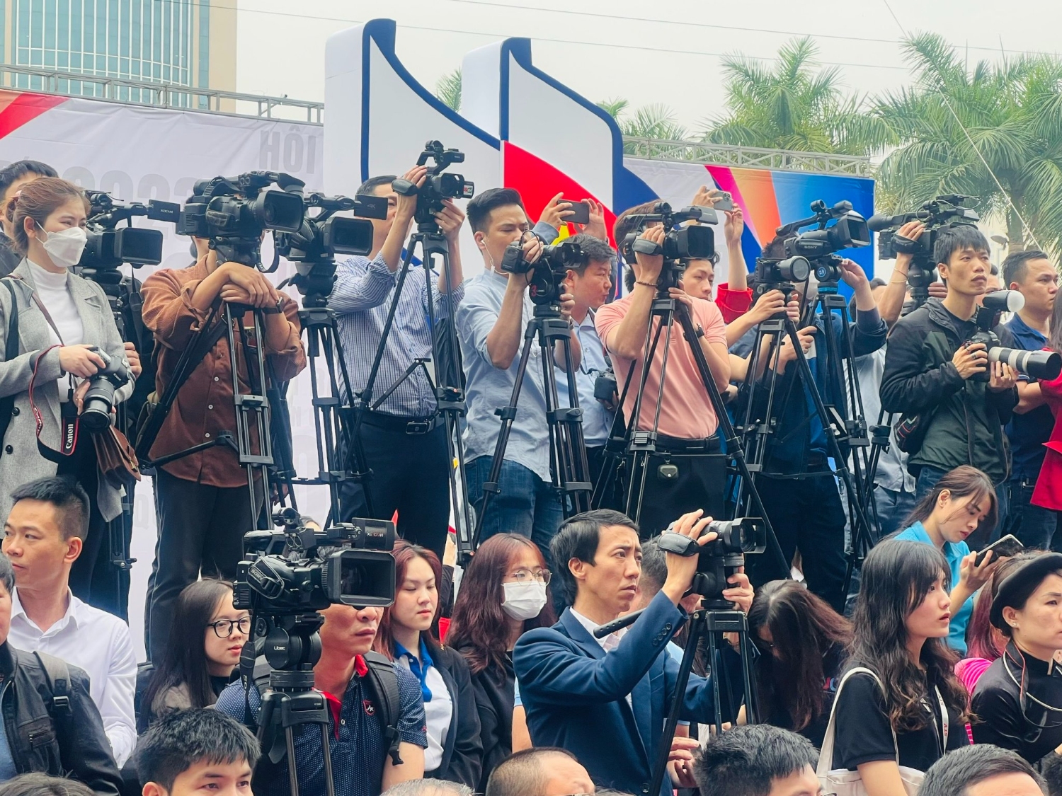 nguoi lam bao phai luon giu gia tri cot loi ban linh chinh tri dao duc nghe nghiep va trach nhiem xa hoi cua nguoi lam bao cach mang viet nam