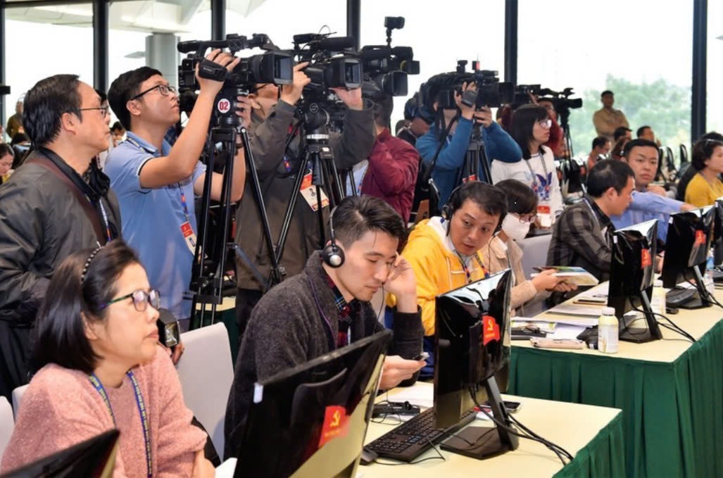 Để báo chí vừa là tiếng nói của cấp ủy, vừa là diễn đàn của nhân dân