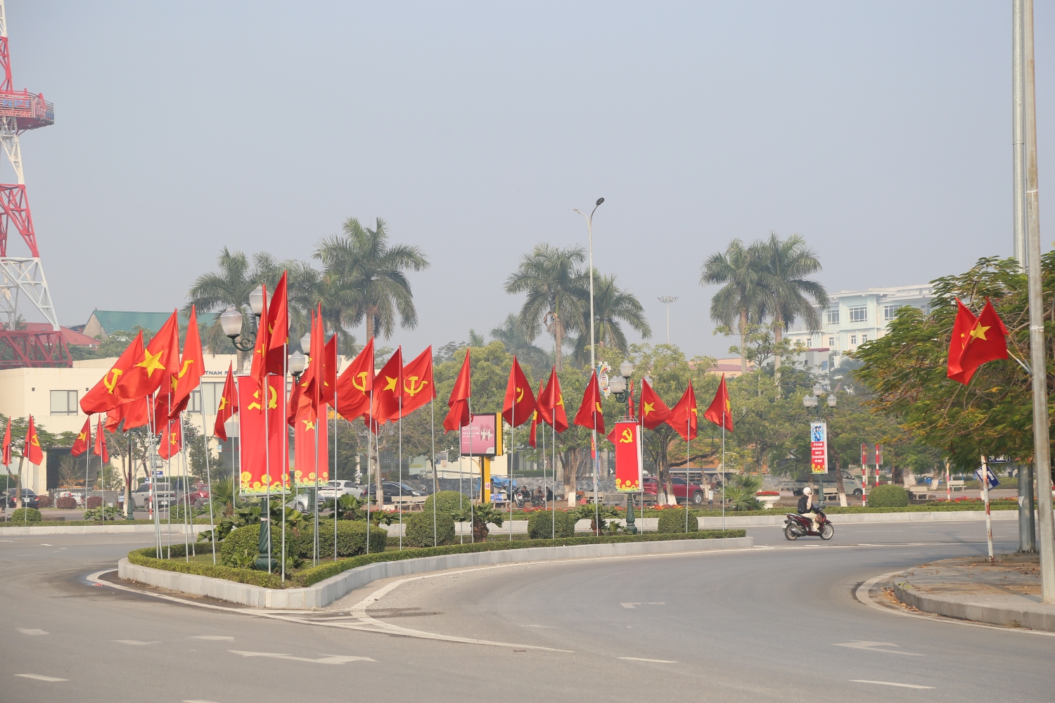 hung yen ruc ro co hoa chao mung dai hoi xiv cua dangimg 9935 1