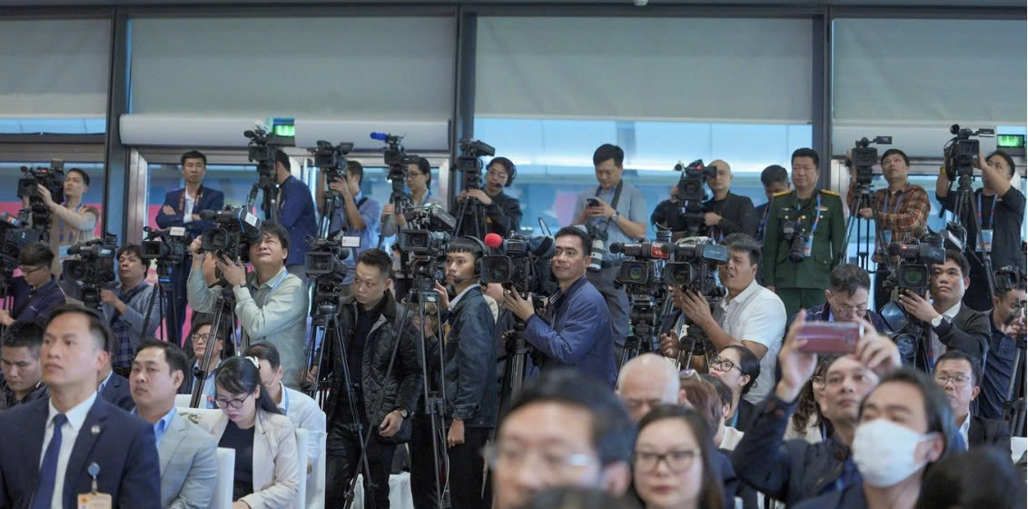 trung tam bao chi dh xiv 4